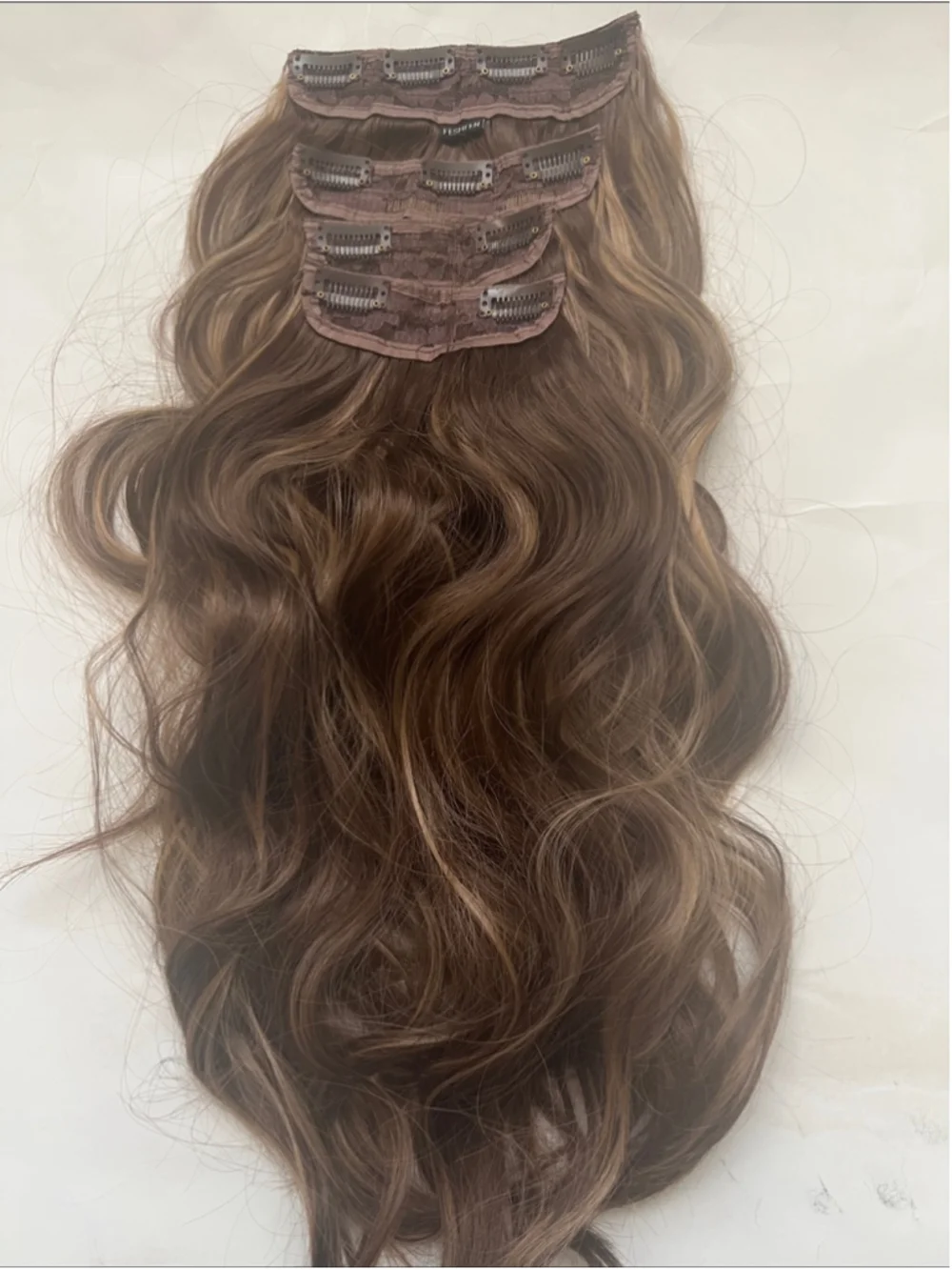 FESHFEN Clip in Hair Extensions 4 PCS Light Brown with Highlights 20”